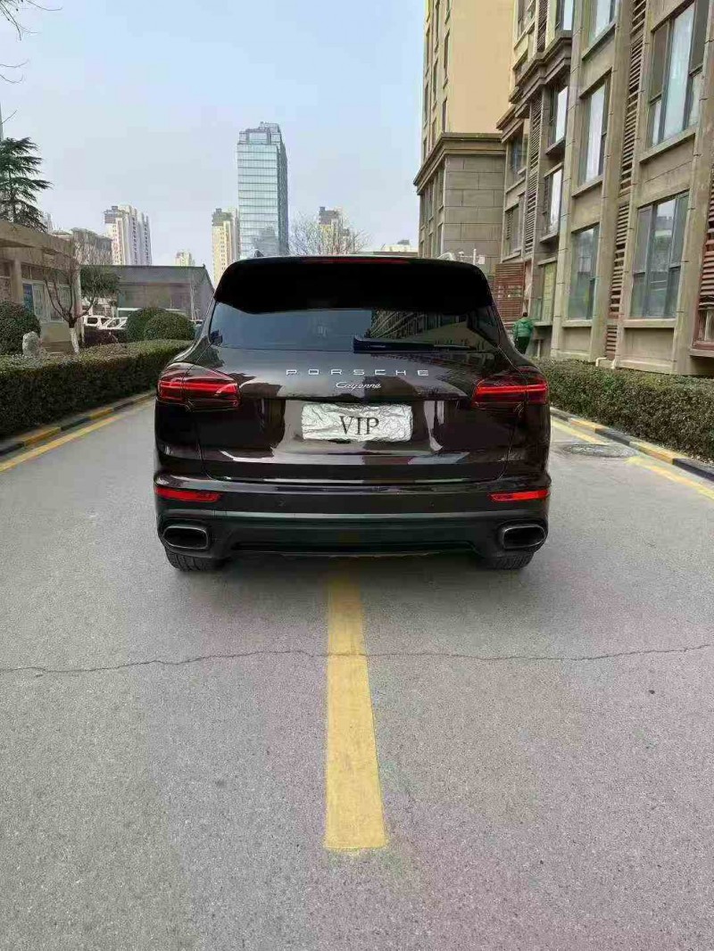 邯郸17年保时捷卡宴9