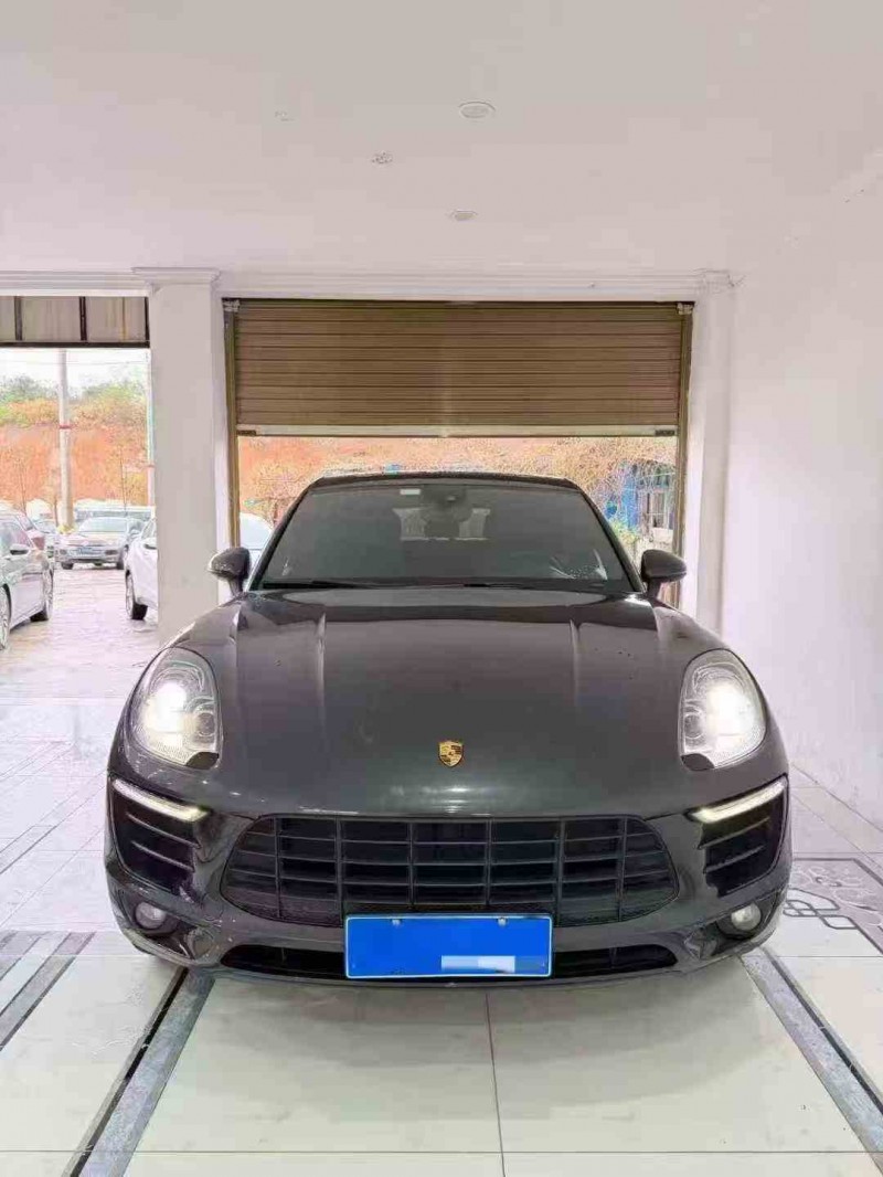 张家界17年保时捷Macan1