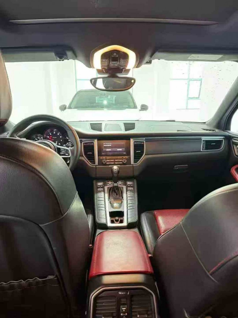 张家界17年保时捷Macan6