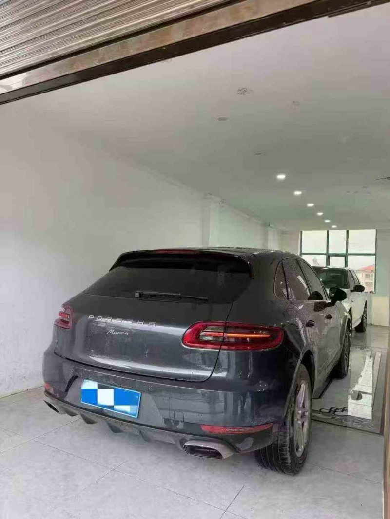 张家界17年保时捷Macan7