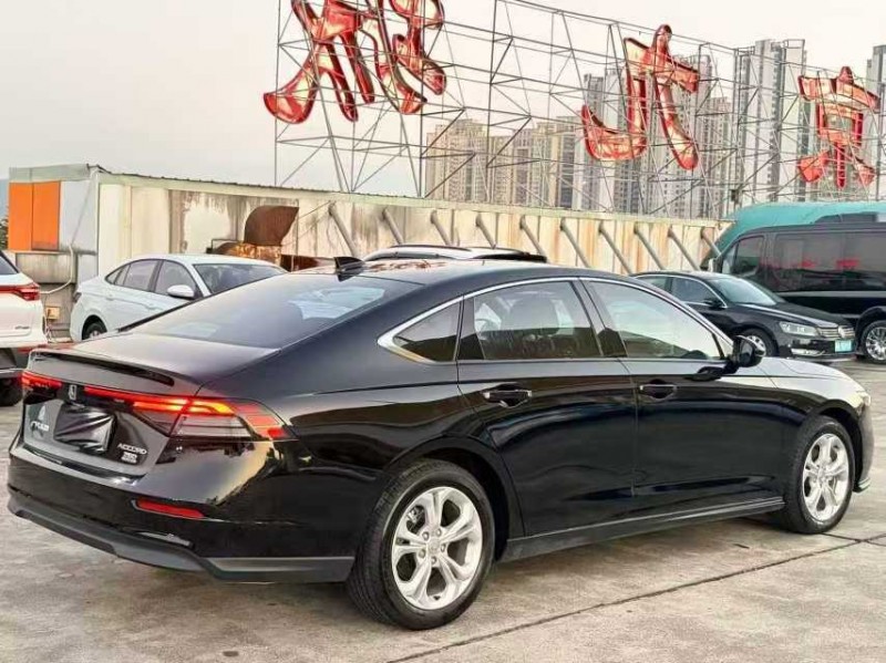 东莞23年本田雅阁8