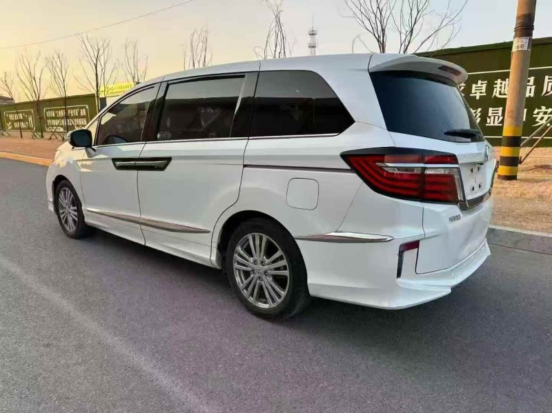 济宁18年本田艾力绅4