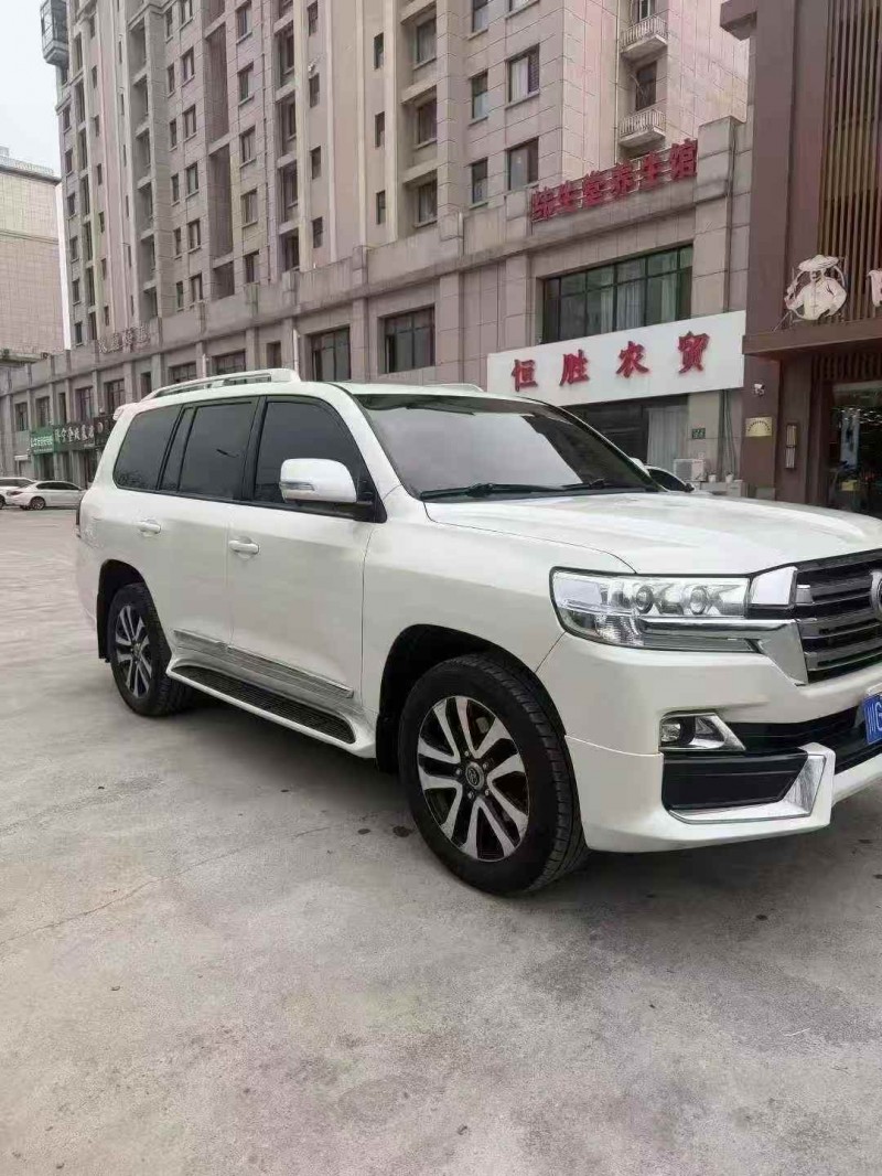 青岛20年丰田兰德酷路泽3