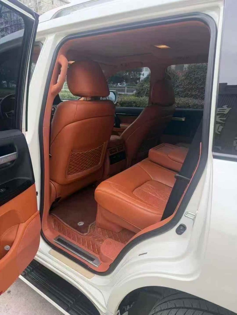 青岛20年丰田兰德酷路泽5