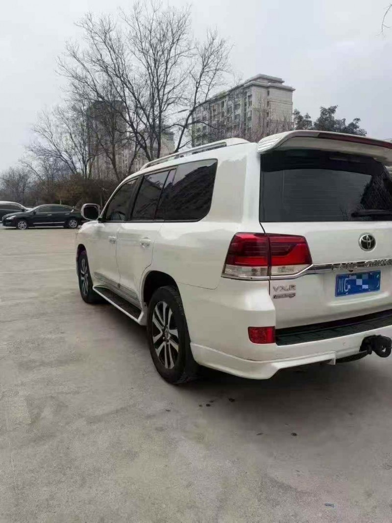 青岛20年丰田兰德酷路泽7