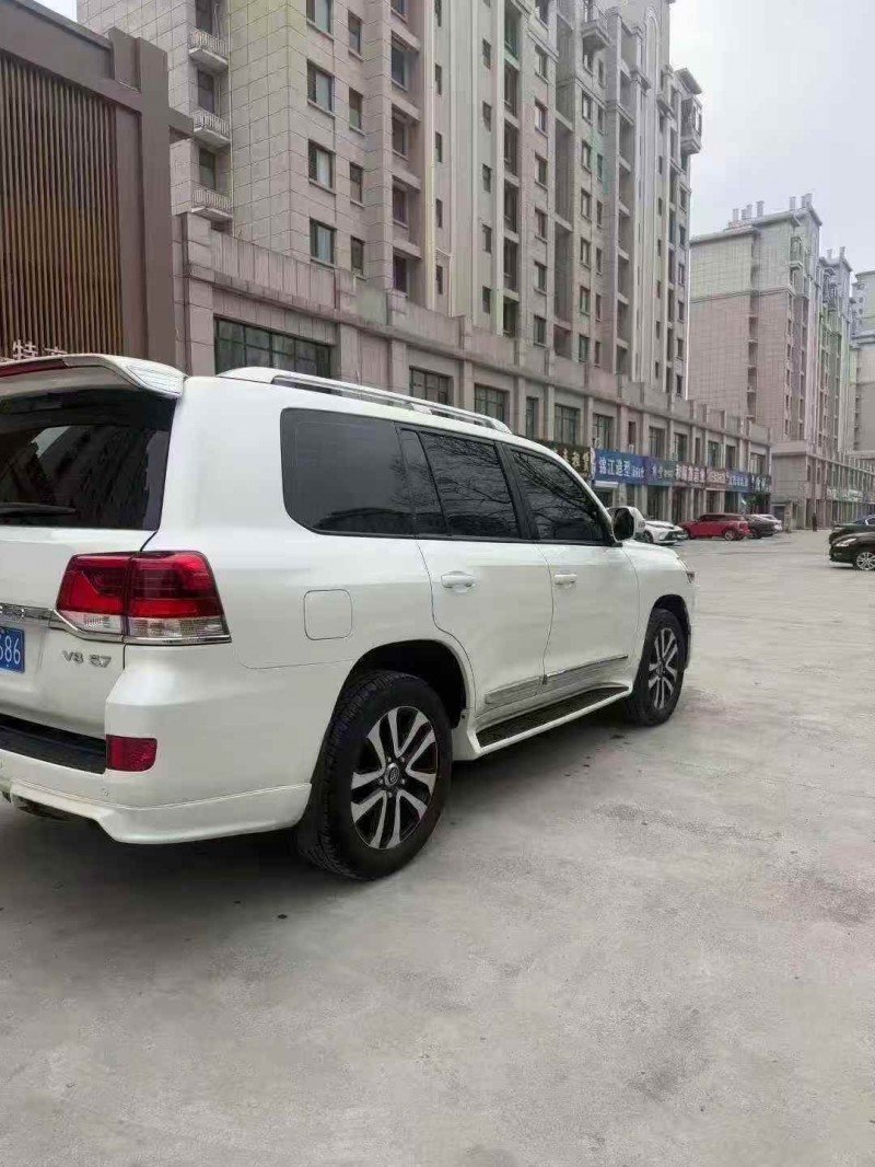 青岛20年丰田兰德酷路泽9