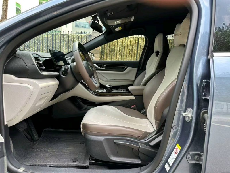 中山25年比亞迪秦4