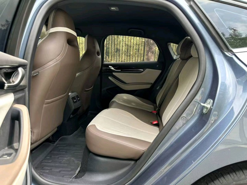 中山25年比亞迪秦6