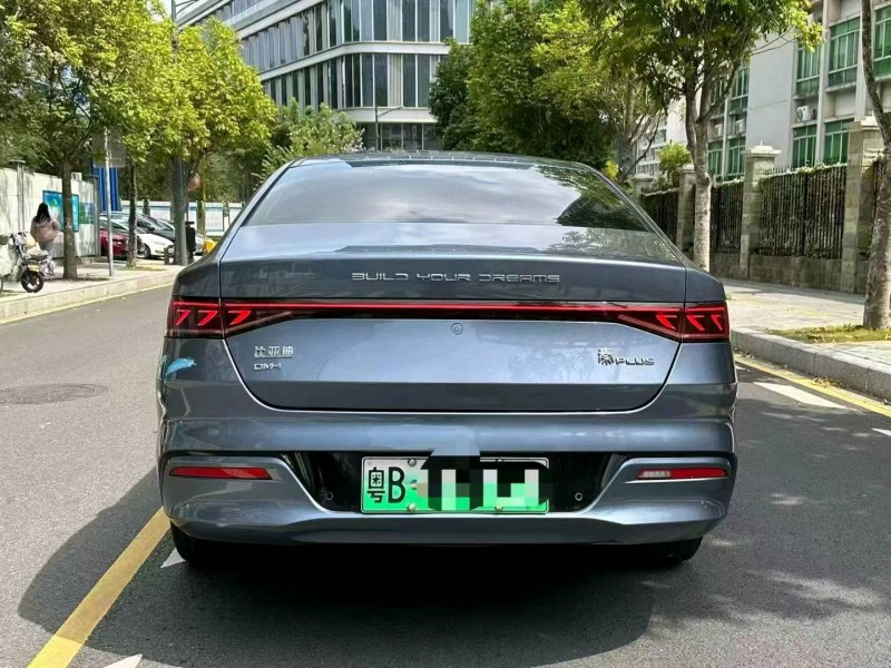 中山25年比亞迪秦7