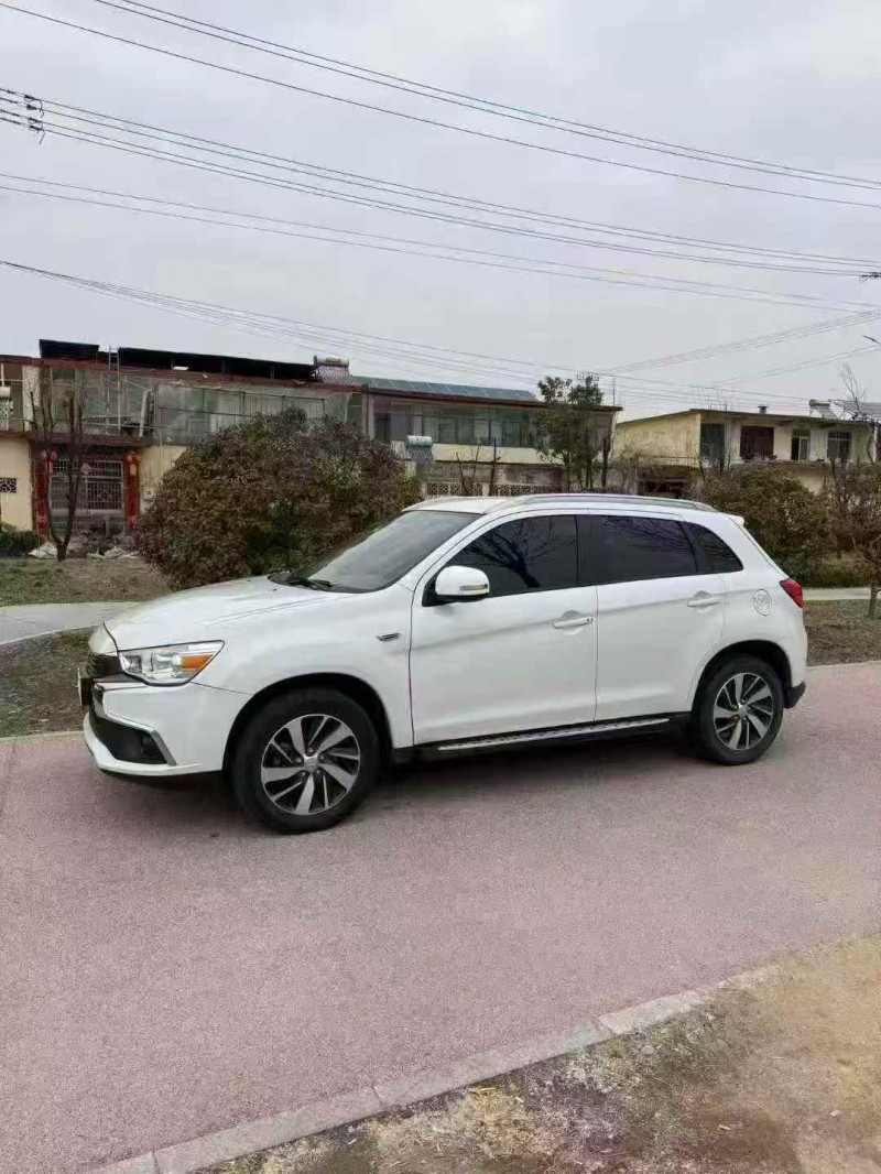 濰坊16年三菱勁炫2