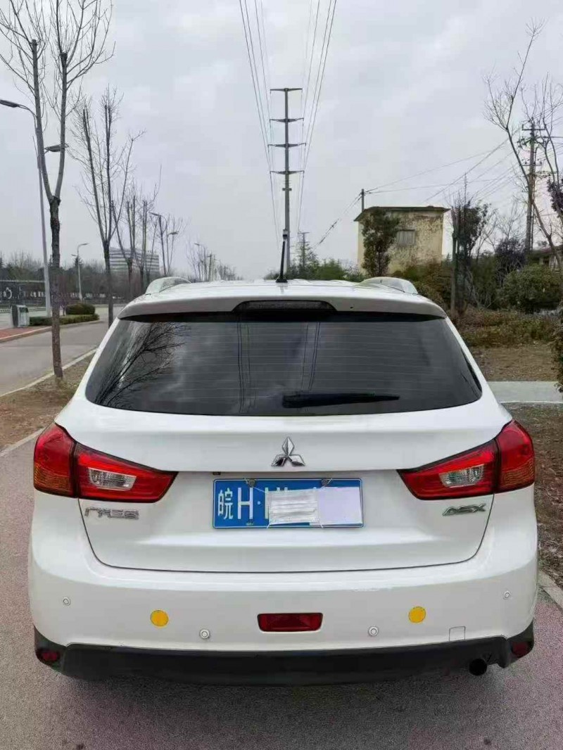濰坊16年三菱勁炫9