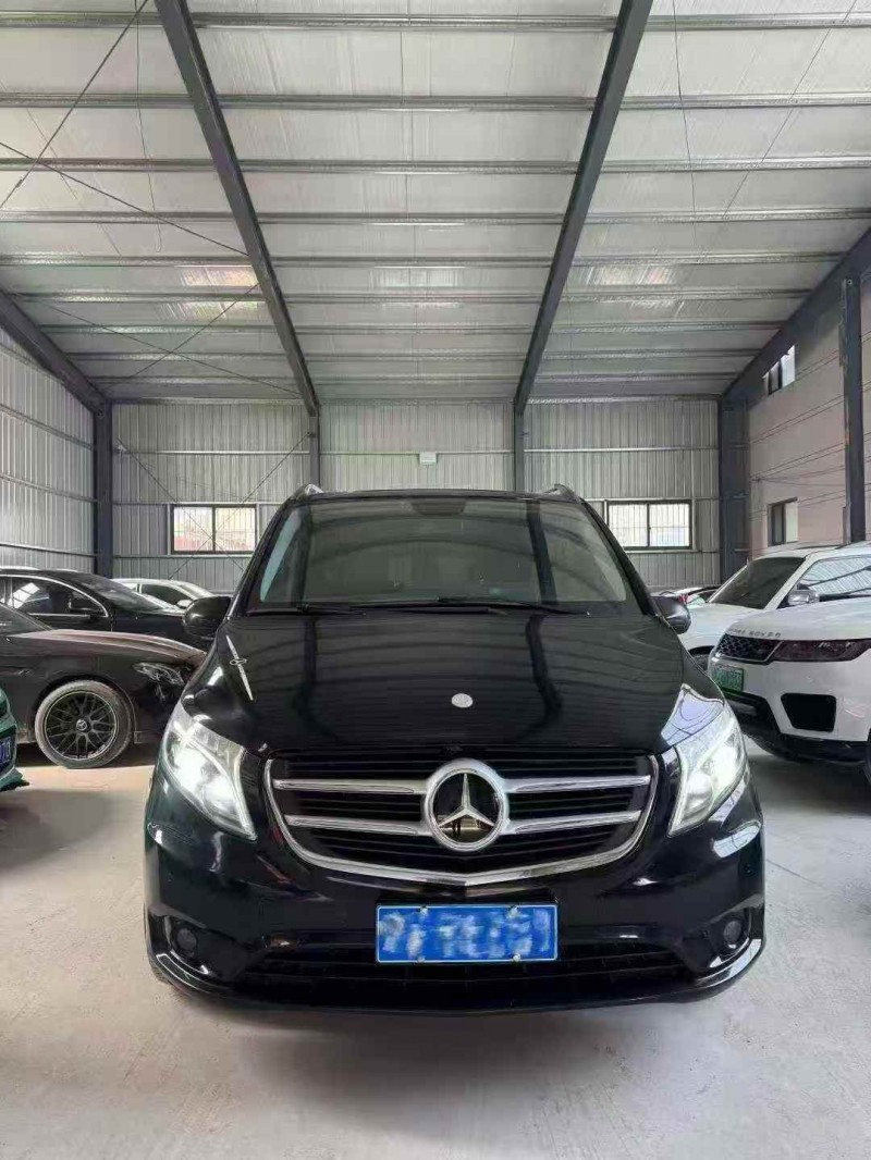 菏澤19年奔馳威霆1