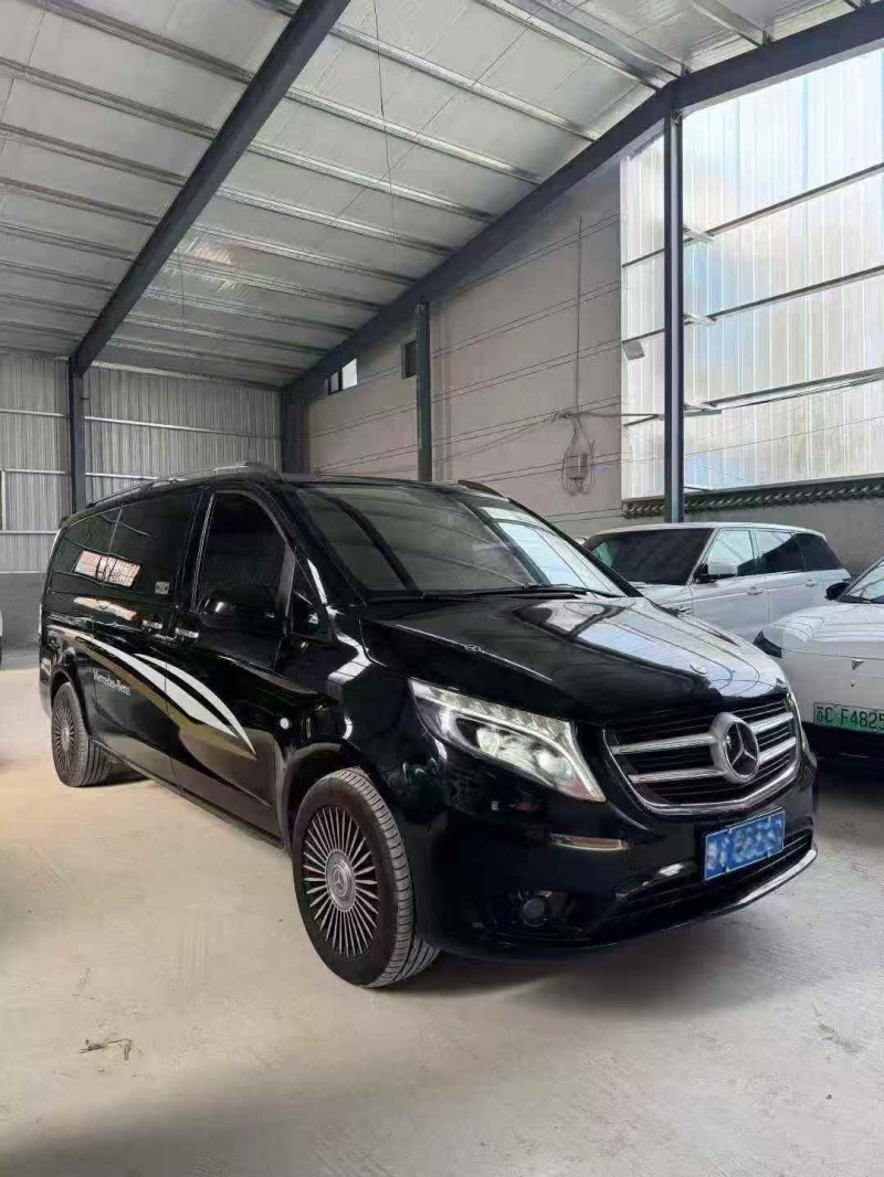 菏澤19年奔馳威霆2