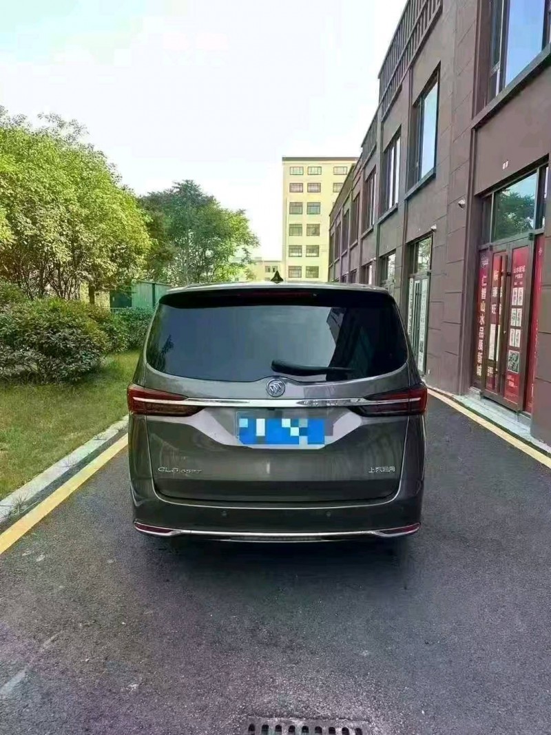 青岛21年别克GL86