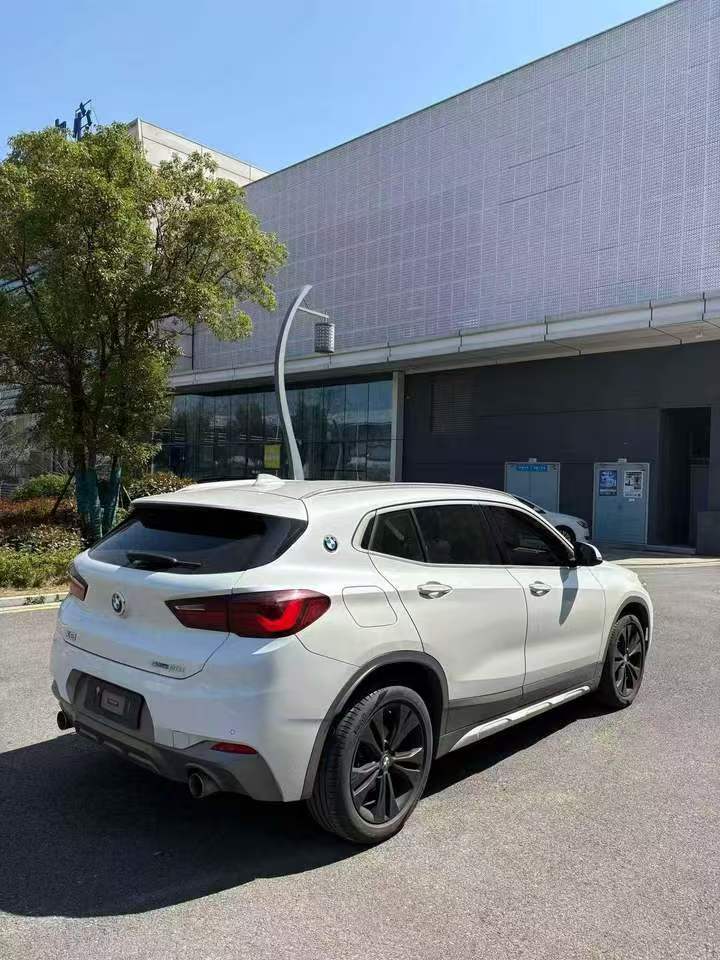 常德21年宝马X28