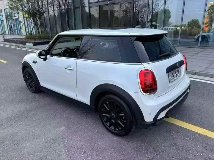 邵阳24年宝马迷你8