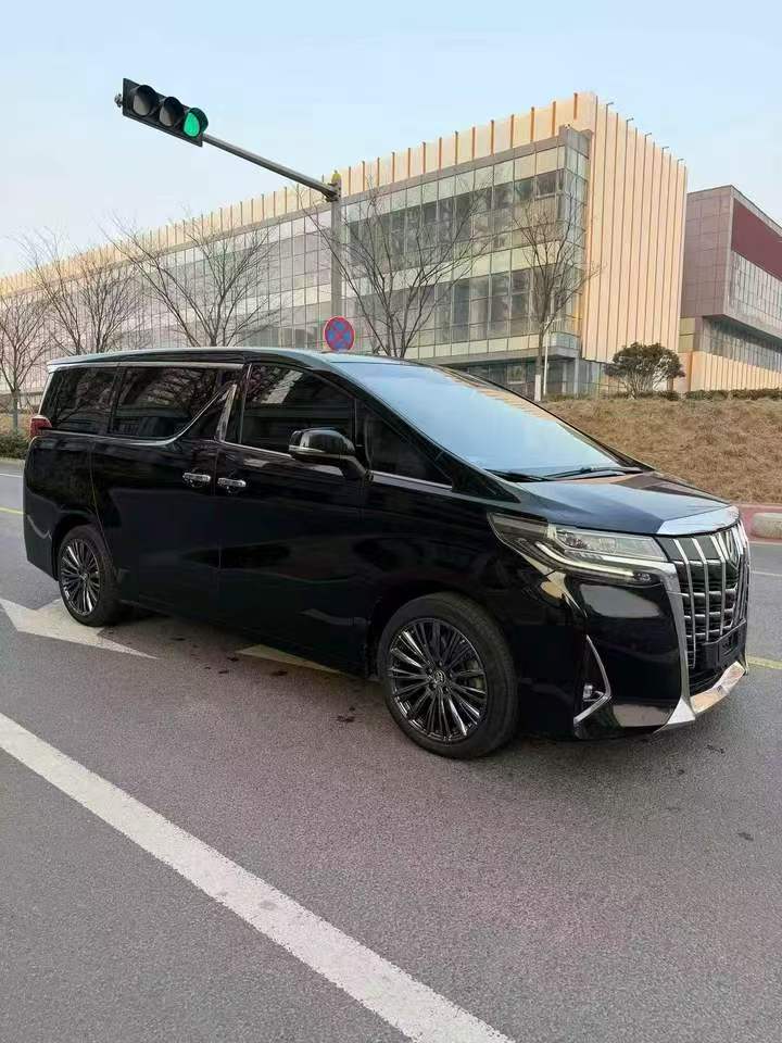 淄博18年丰田埃尔法2