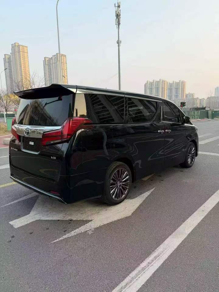 淄博18年丰田埃尔法9