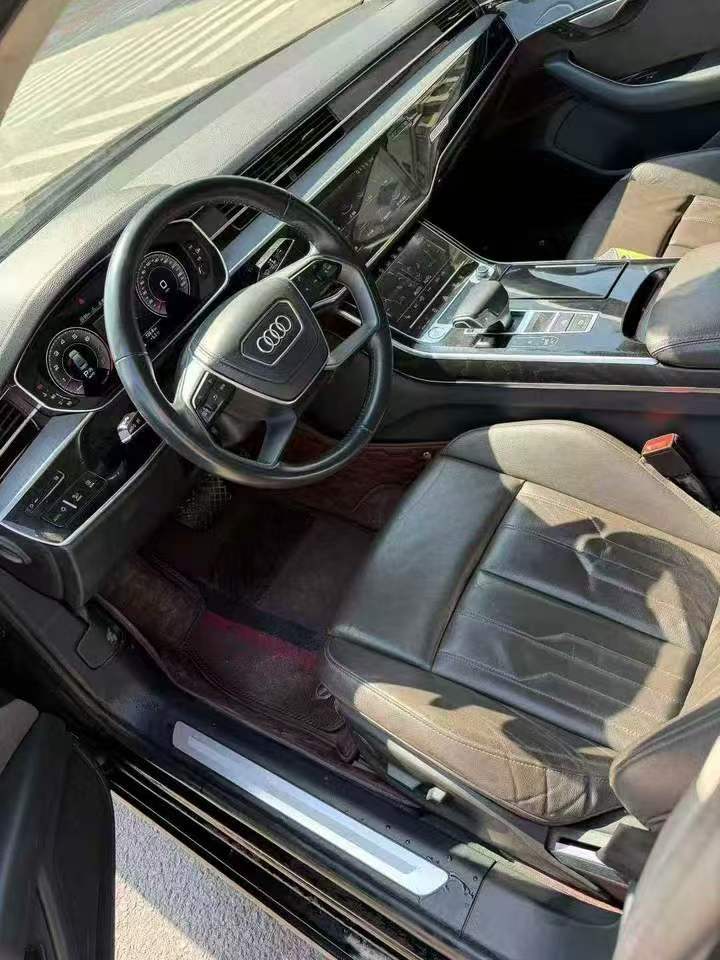 潍坊18年奥迪A8L6