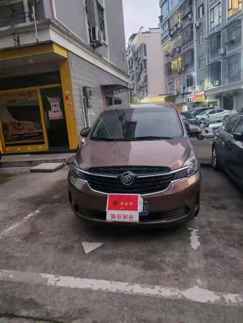 九江21年别克GL81