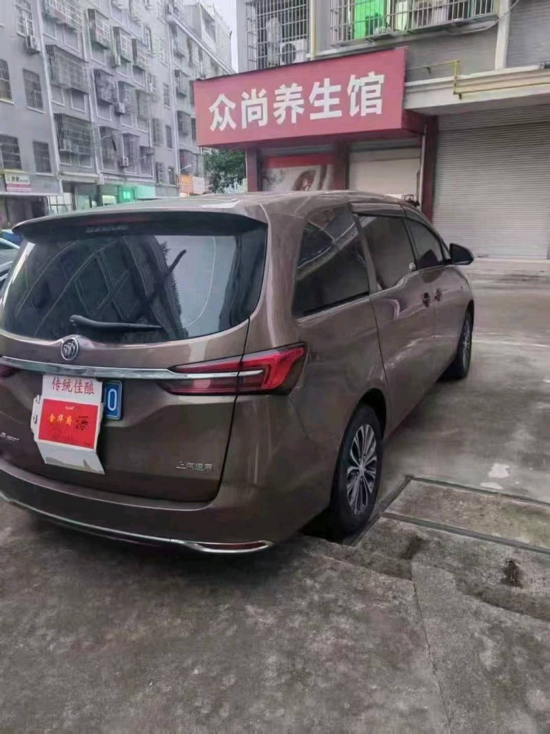 九江21年别克GL82