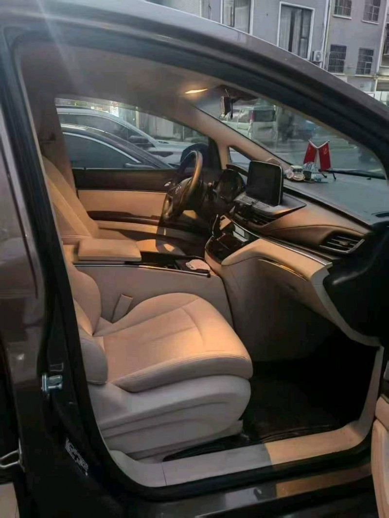 九江21年别克GL83