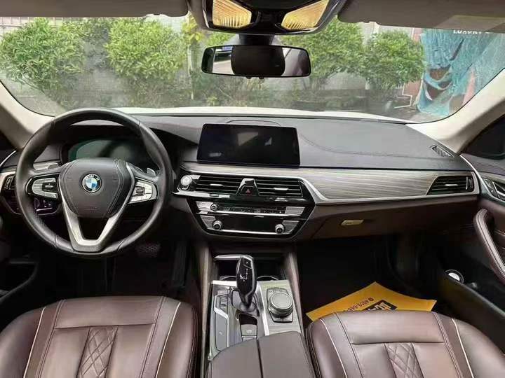 张家界19年宝马5系6