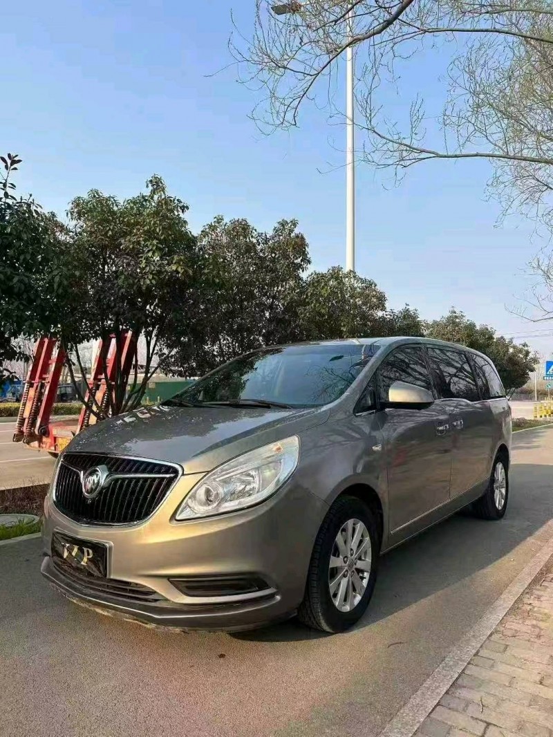 枣庄19年别克GL82