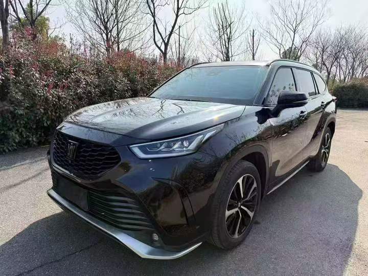 鄂州24年豐田皇冠3