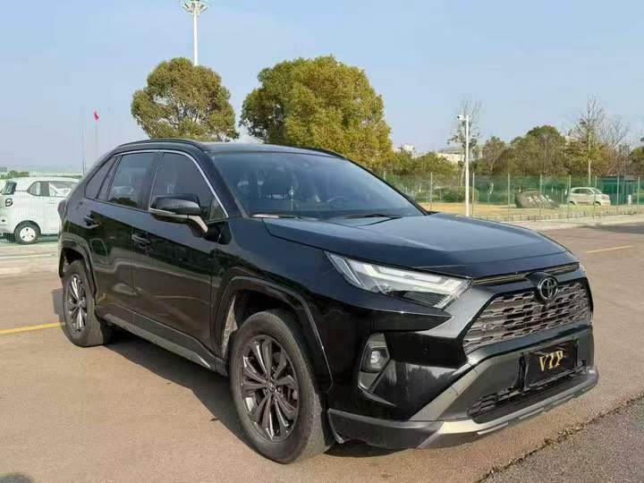 淮安24年丰田RAV4荣放3