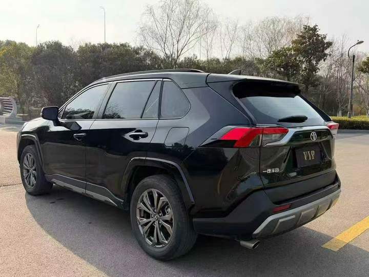 淮安24年丰田RAV4荣放9