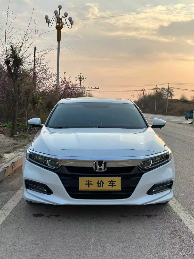 安顺19年本田雅阁1