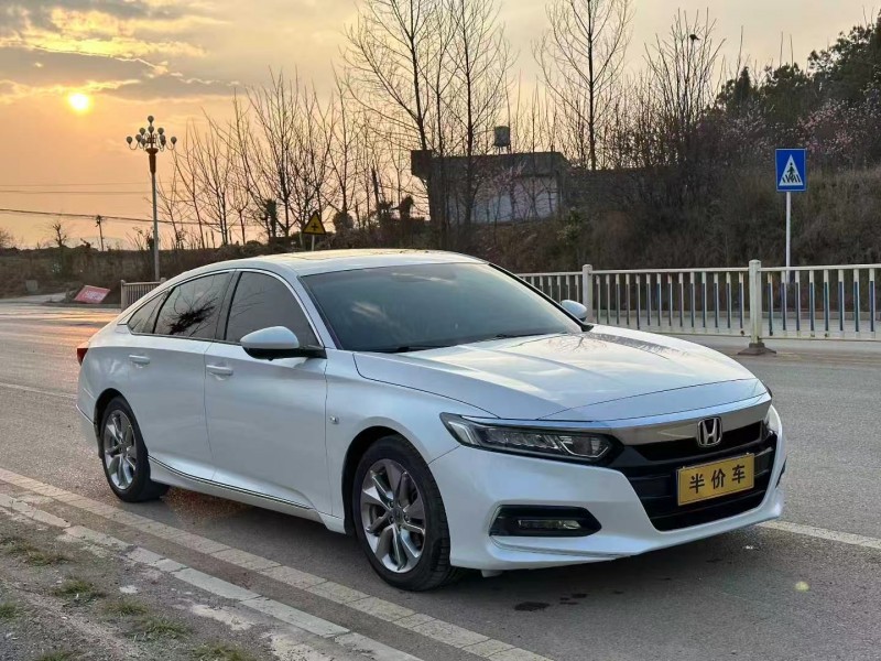 安顺19年本田雅阁2