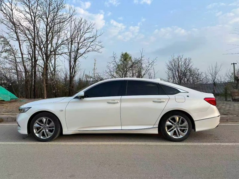 安顺19年本田雅阁6