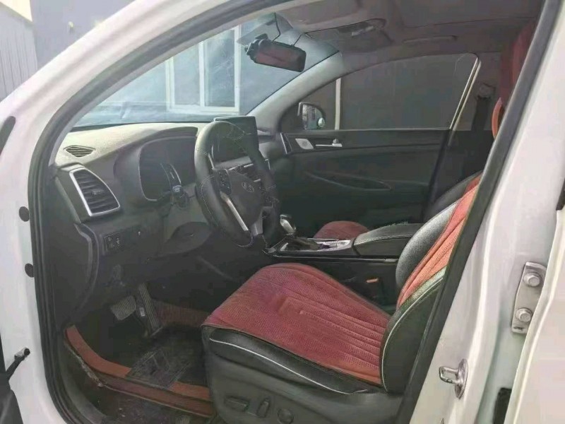 保定20年现代途胜6