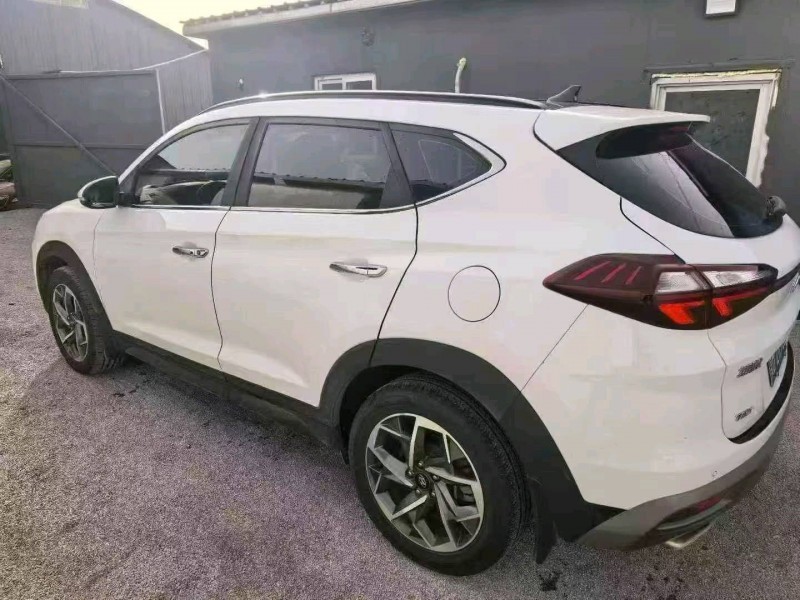 保定20年现代途胜7