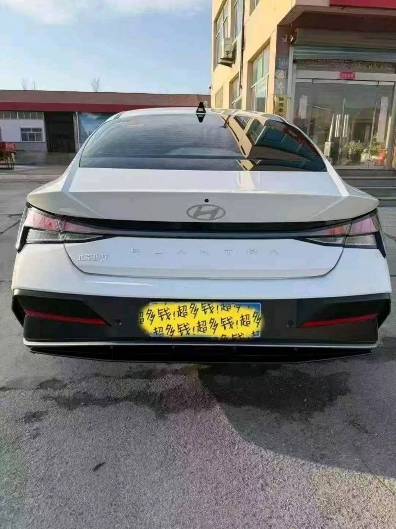 烟台25年现代伊兰特8