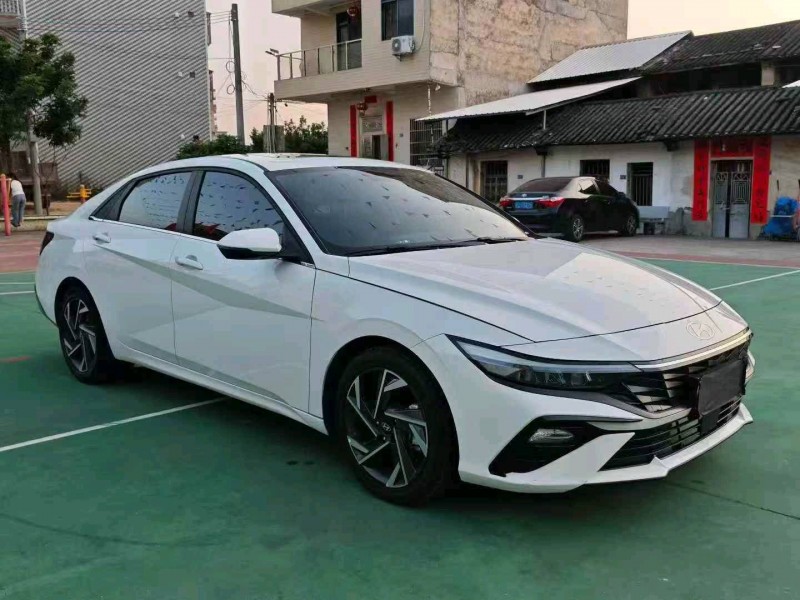 娄底24年现代伊兰特2