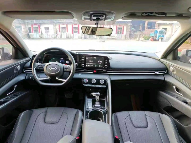 娄底24年现代伊兰特6