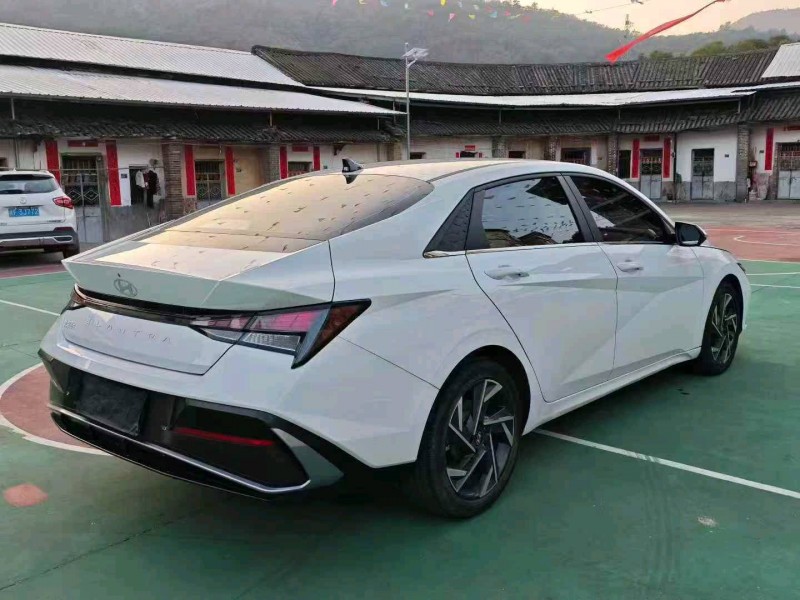 娄底24年现代伊兰特8