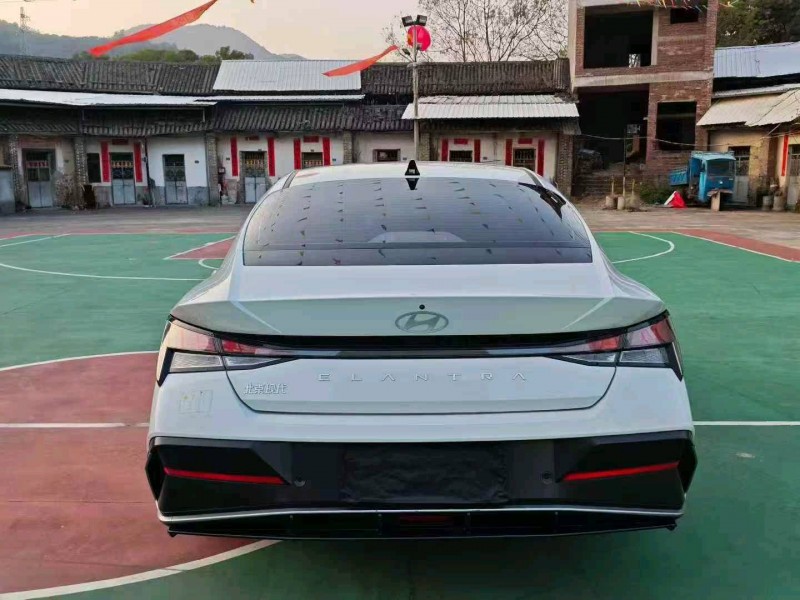 娄底24年现代伊兰特9