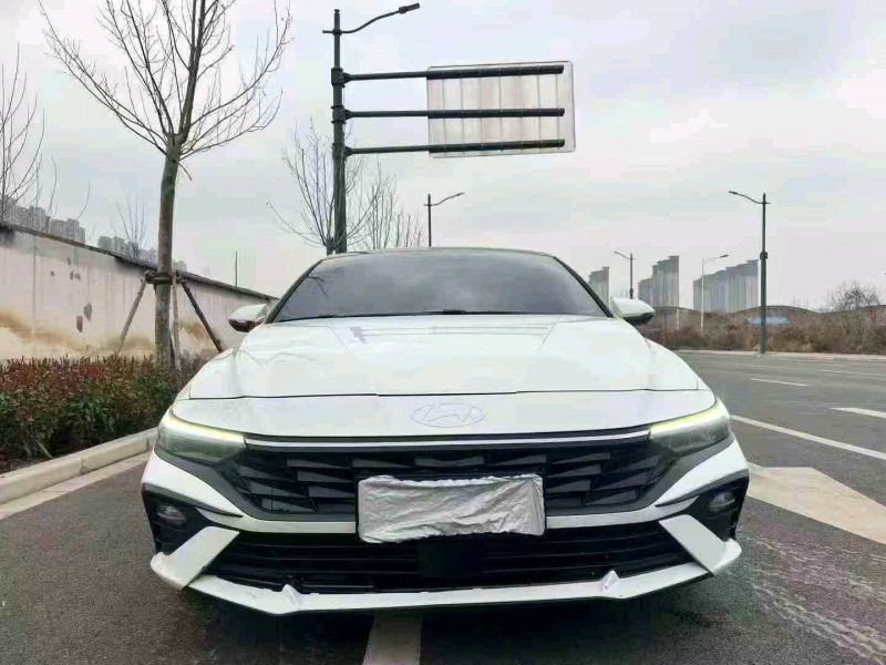 新乡24年现代伊兰特1