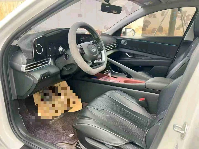 新乡24年现代伊兰特9