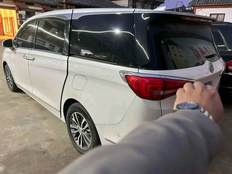 临沂16年别克GL86