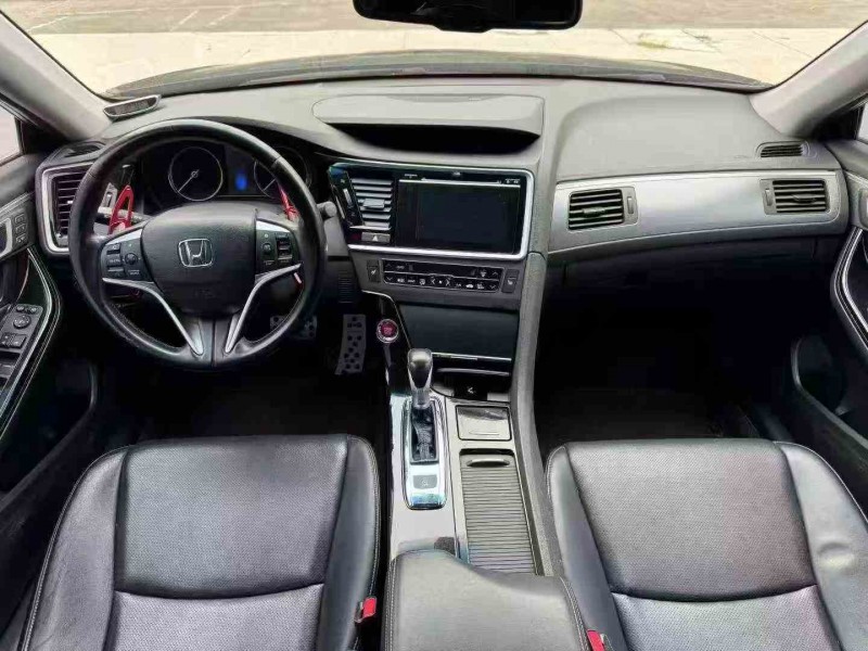 佛山15年本田思铂睿5