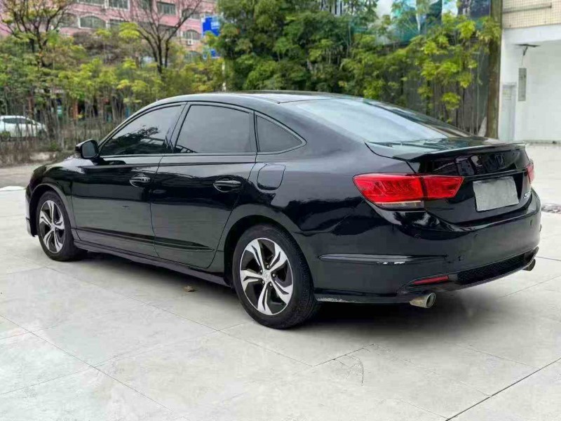 佛山15年本田思铂睿8