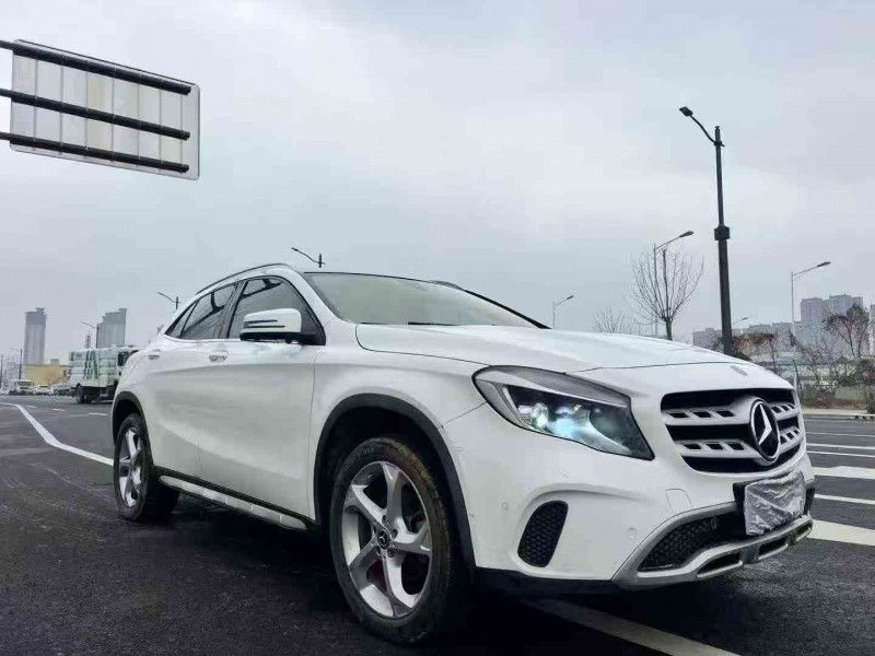 焦作18年奔驰GLA2