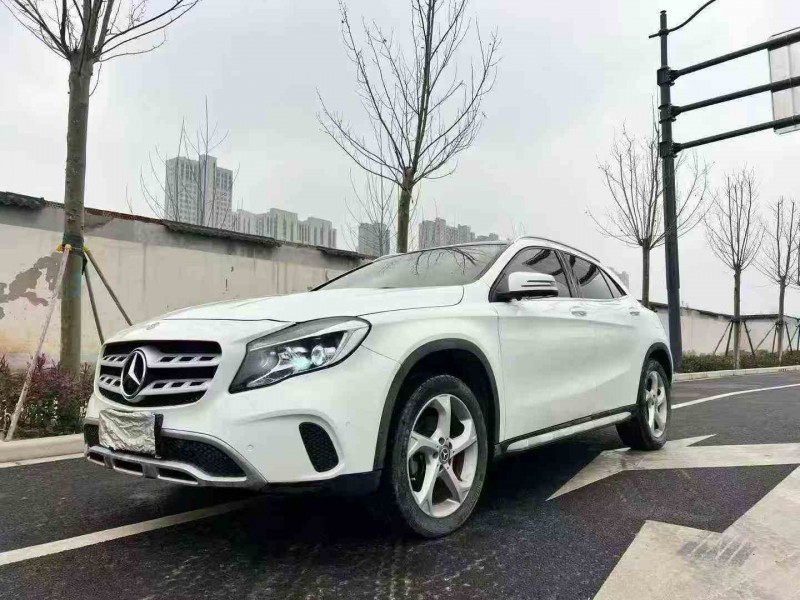 焦作18年奔驰GLA3