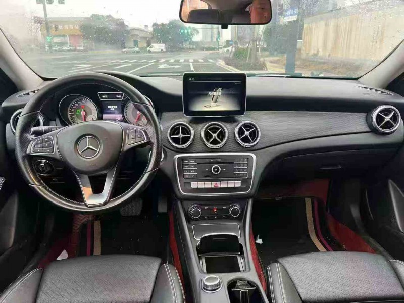 焦作18年奔驰GLA5