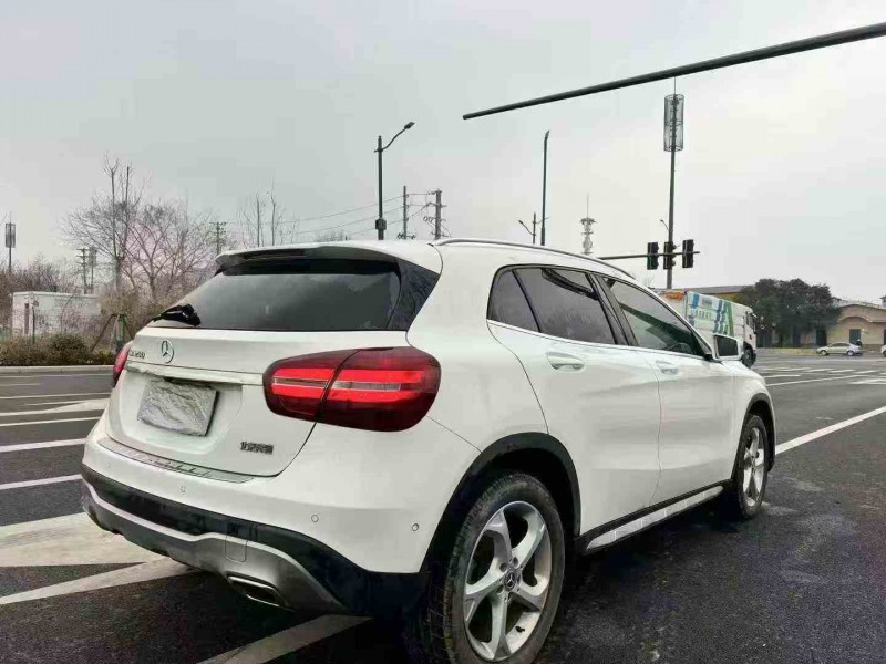 焦作18年奔驰GLA7